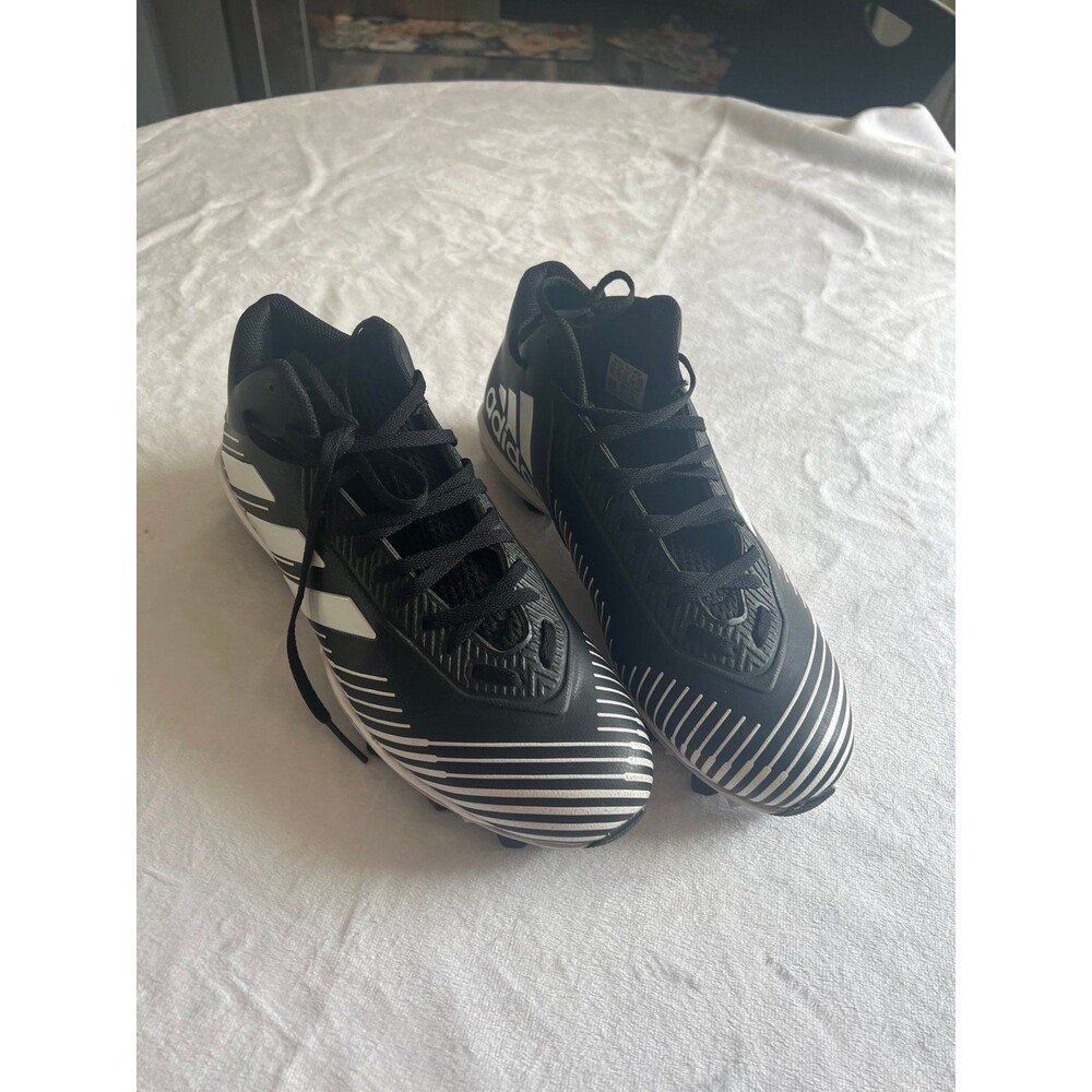 Like new, adidas football cleats sz 10.5